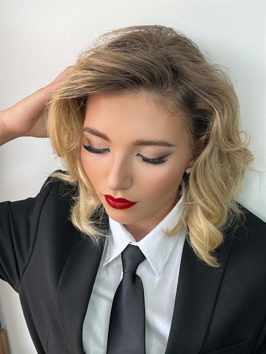 Portrétní glamour líčení